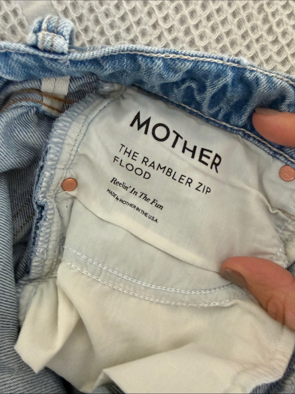 MOTHER The Rambler Zip Flood Jeans in Reelin’ In The Fun - Picture 2 of 5